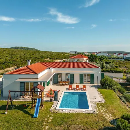 Semesterbostad Anica